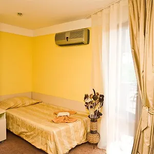 & Fotinov Guest house